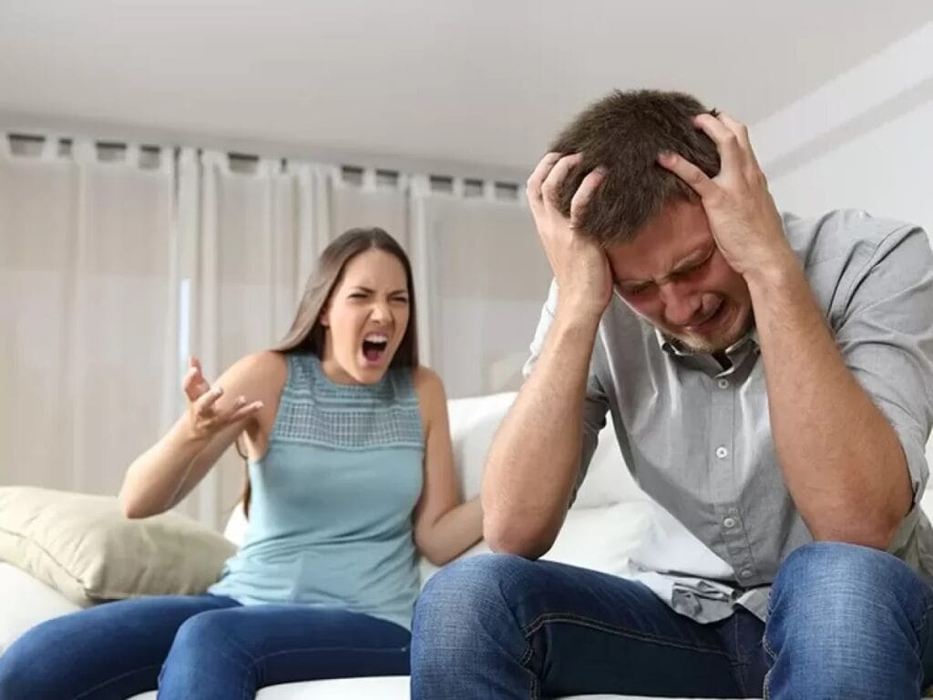 Understanding Maternal Gatekeeping After Divorce: Impacts and Solutions"
